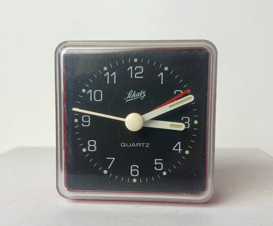 Vintage Väckarklocka Klocka Schatz Quartz Röd Västtyskland 1970-tal