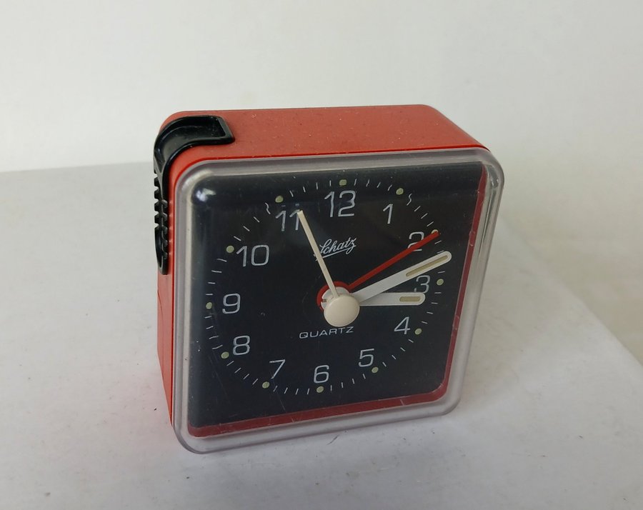 Vintage Väckarklocka Klocka Schatz Quartz Röd Västtyskland 1970-tal