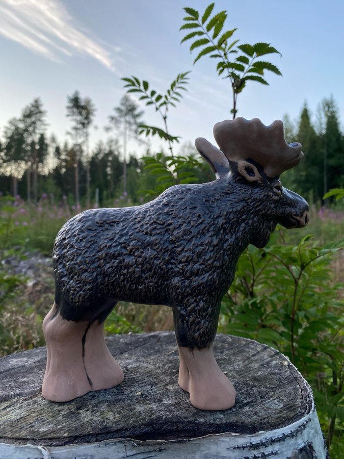 ÄLG FIGURIN I KERAMIK JIE GANTOFTA MOOSE