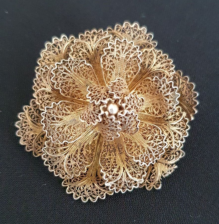 Vintage Brosch Filligran Blomma Förmodl Förgyllt Silver