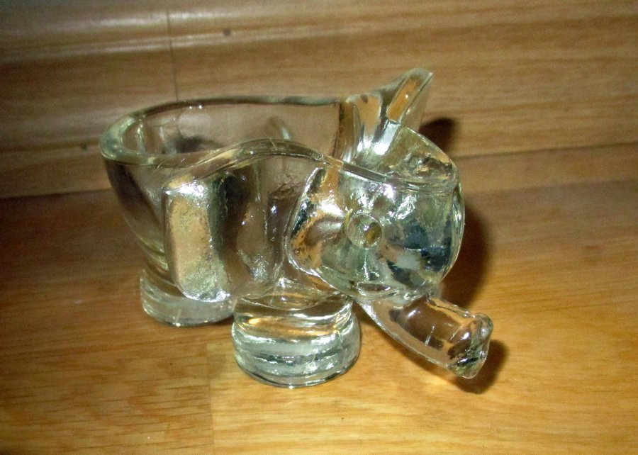 * Glas Elefant - Elefant i glas - Nyskick - Elefant skål *