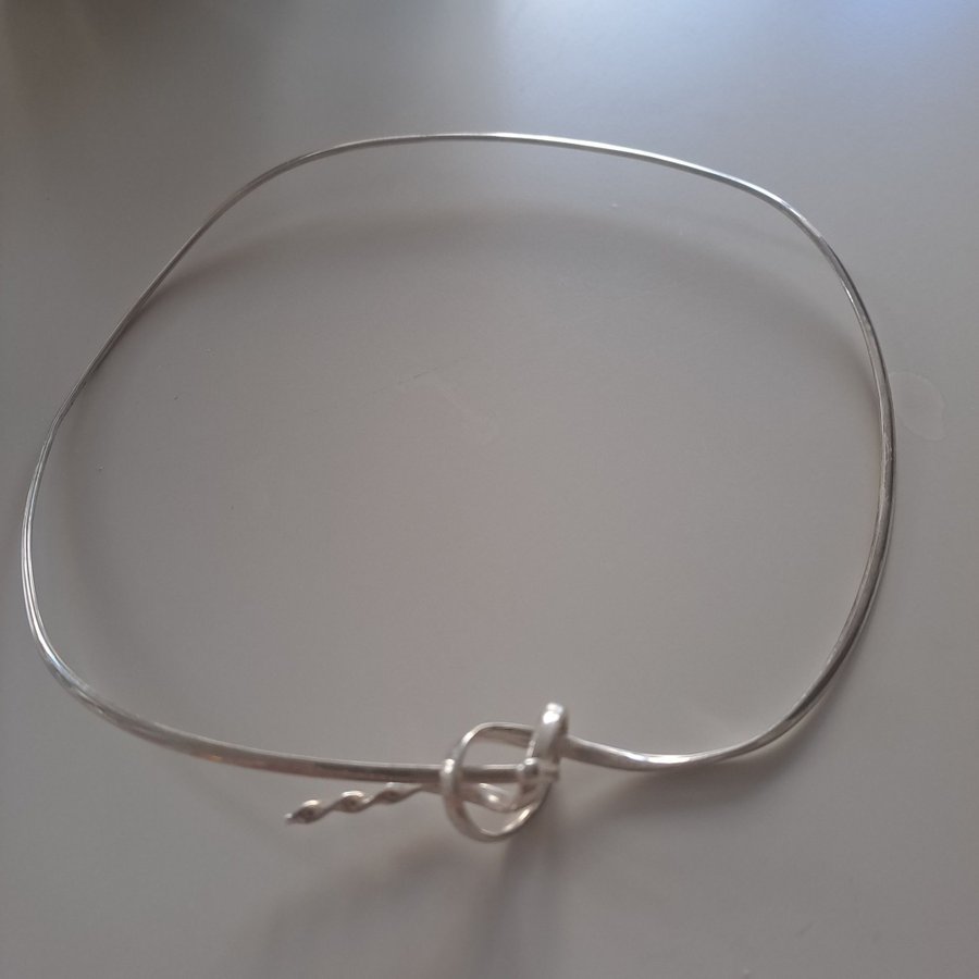 Georg Jensen Sterling Silver Neckring # 241 FORGET ME KNOT Vivianna Torun