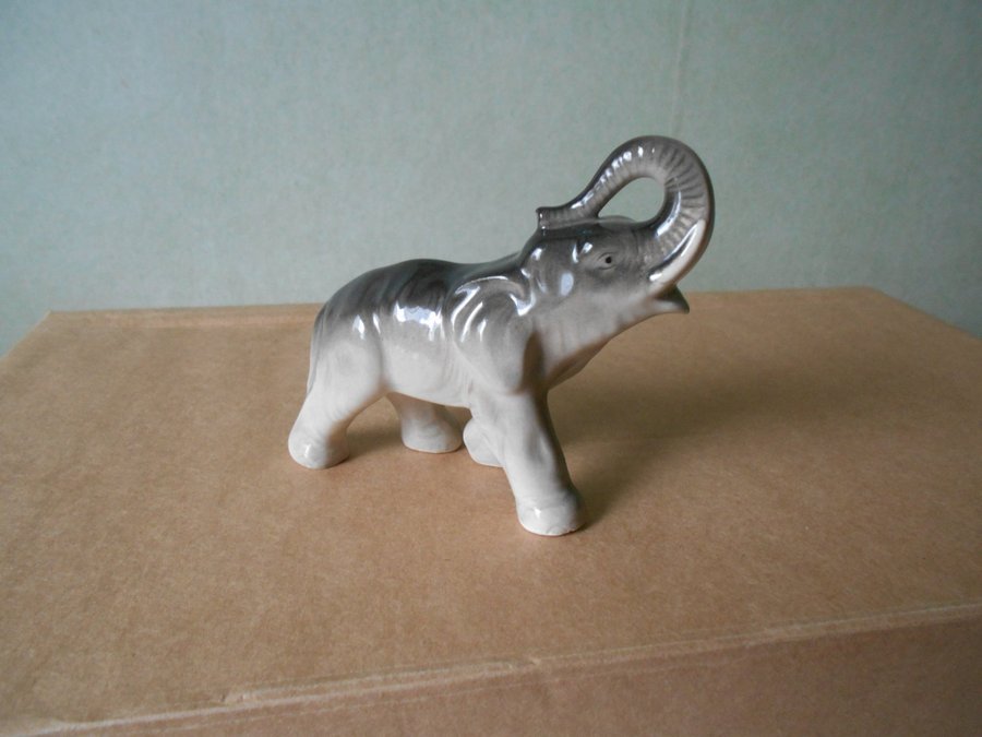 Porslinsfigur Elefant