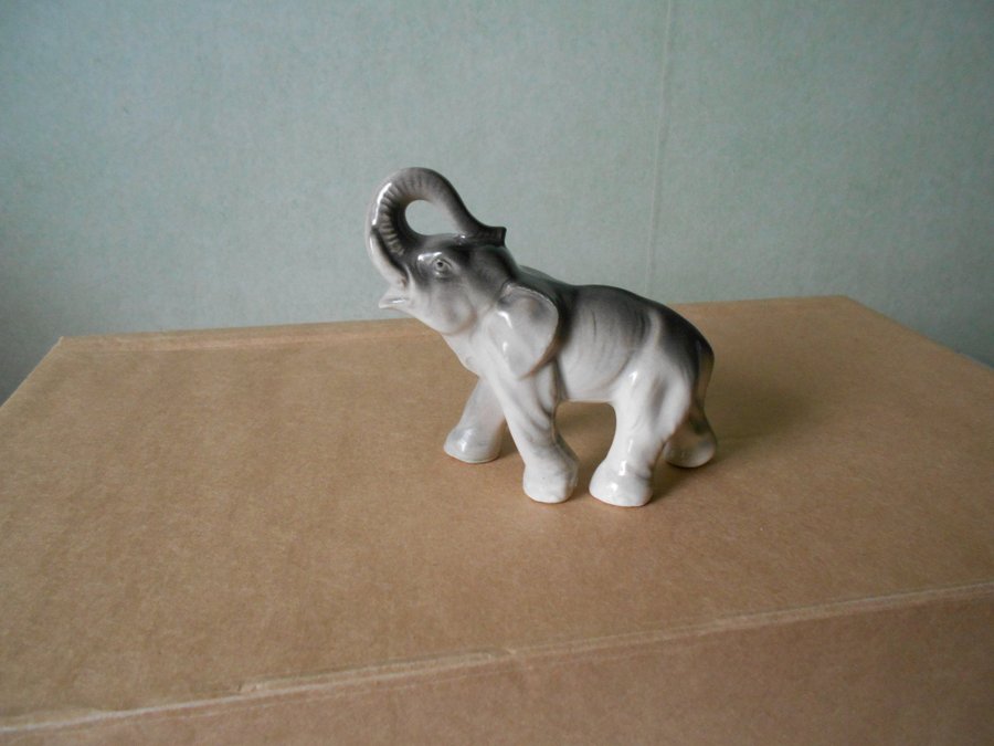 Porslinsfigur Elefant