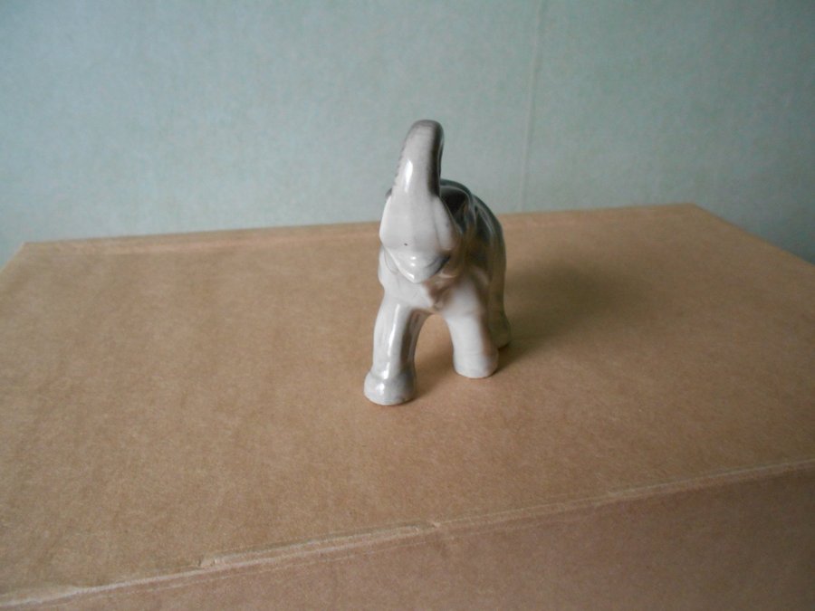 Porslinsfigur Elefant