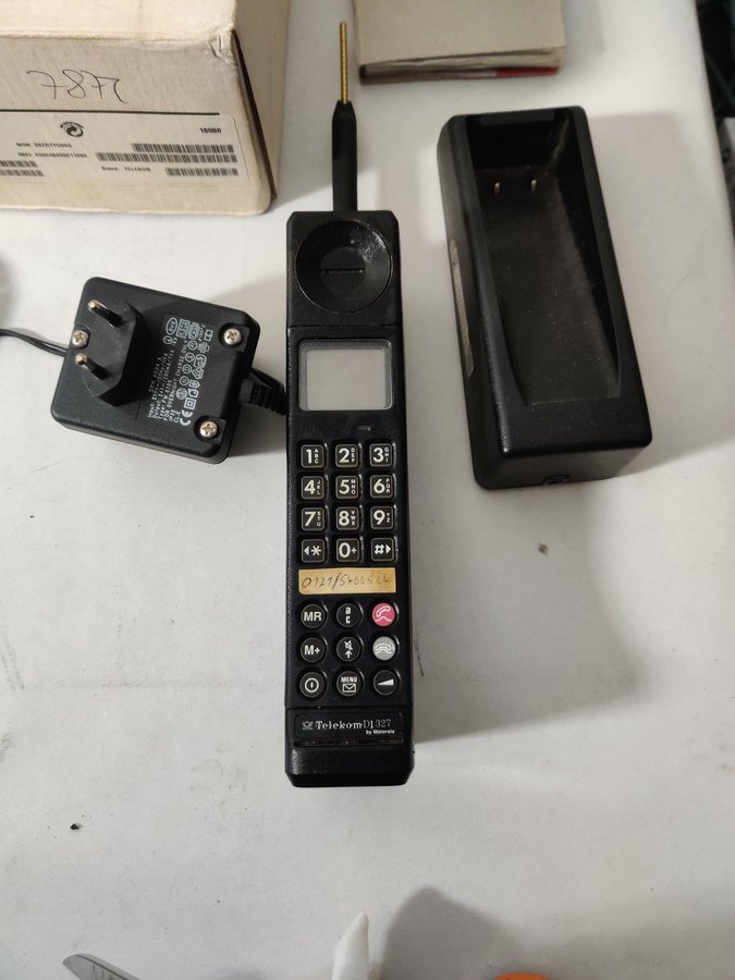 Motorola Telekom D1-327 Sällsynt Mobil från 1993