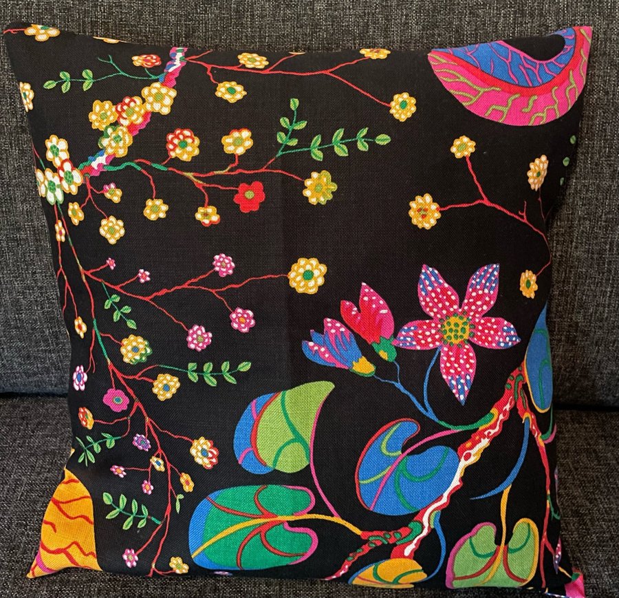 Enkelsidig Svart Teheran 45*45 cm  Josef Frank lin315