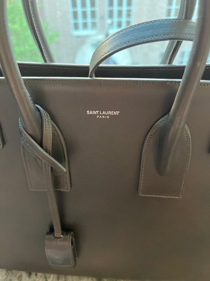 YSL / Saint Laurent Sac De Jour väska nypris ca 30000 SEK