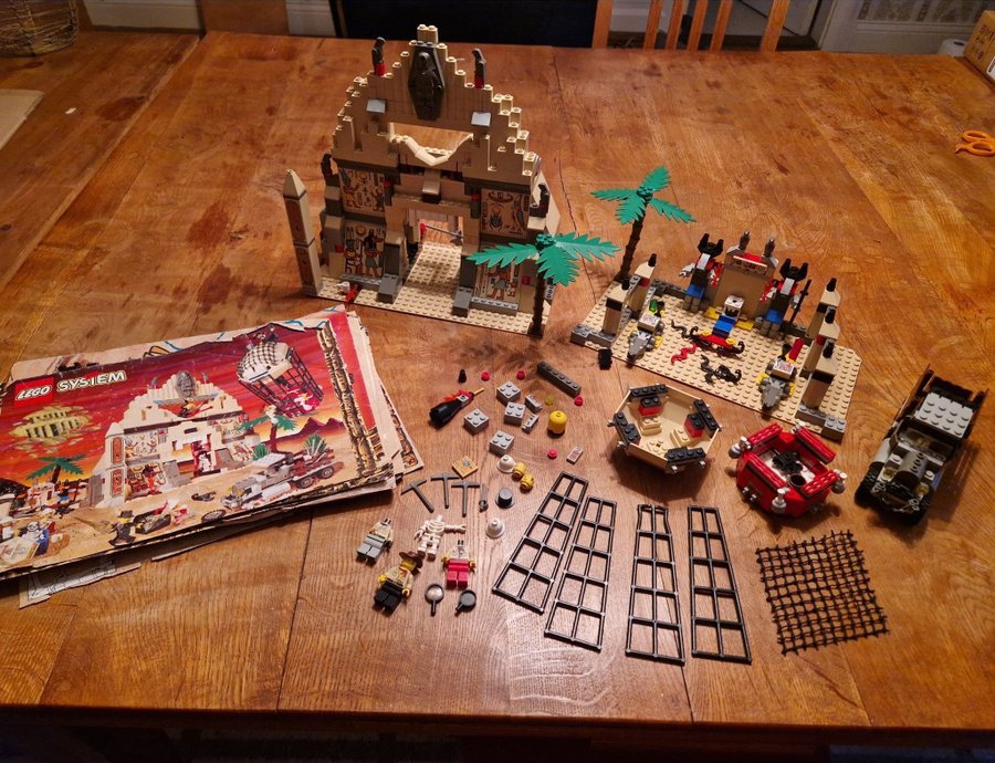 LEGO 5988 - Pharaoh's forbidden ruins