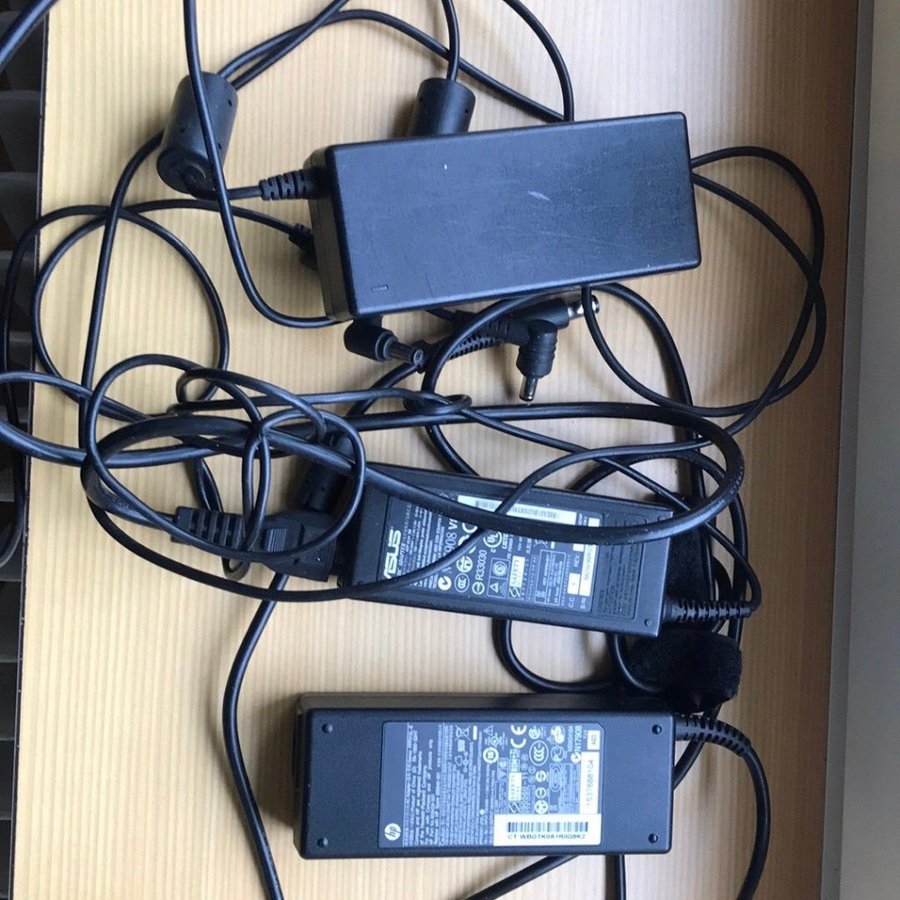 stock n 3 laptop with chargers