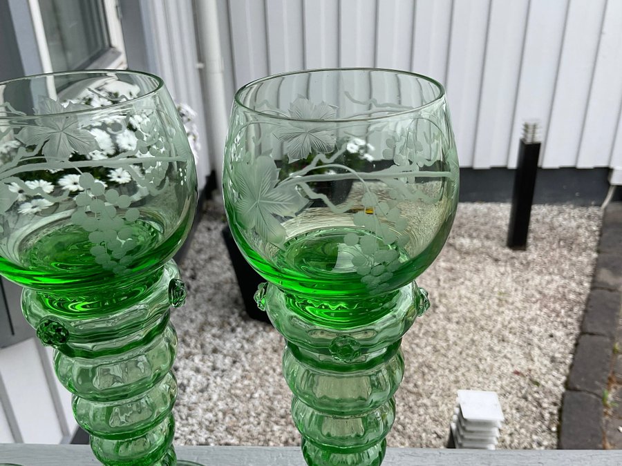 4 st Remmare glas - retro / vintage vinglas Graverad dekor Grön fot Kosta?