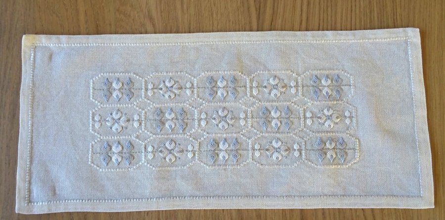 Retro handbroderad löpare beige plattsöm