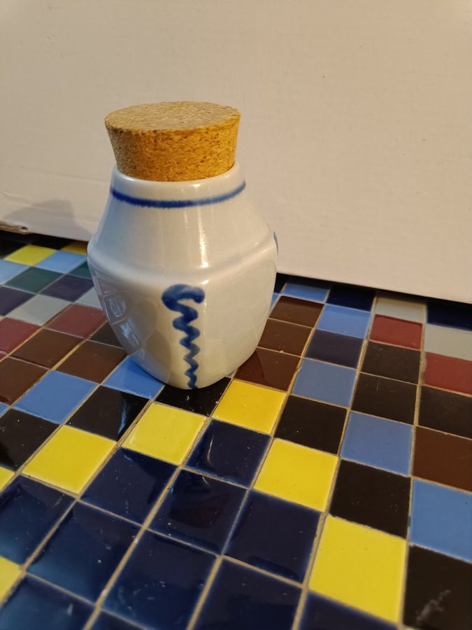 Kryddpepparburk med lock i keramik från - Söholm Søholm Danmark Vintage Retro