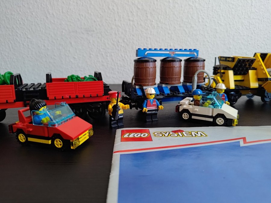 Lego 2126 Tågvagnar / Lokvagnar - 9V