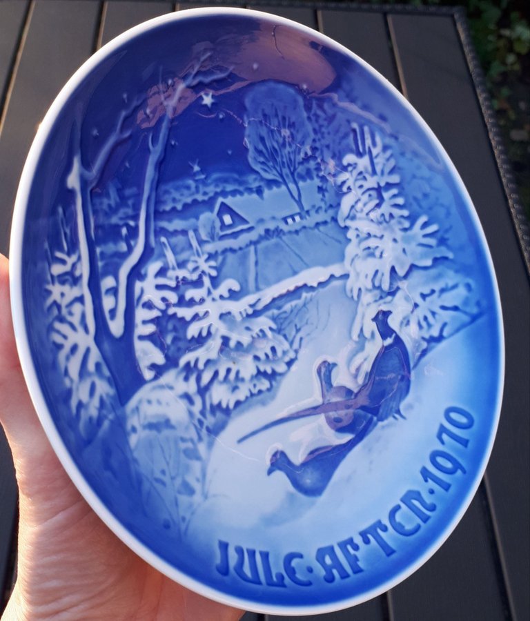 1970 Bing  Grondahl Like-New Christmas Plate. Buy up to 6 = pay shipping for 1!