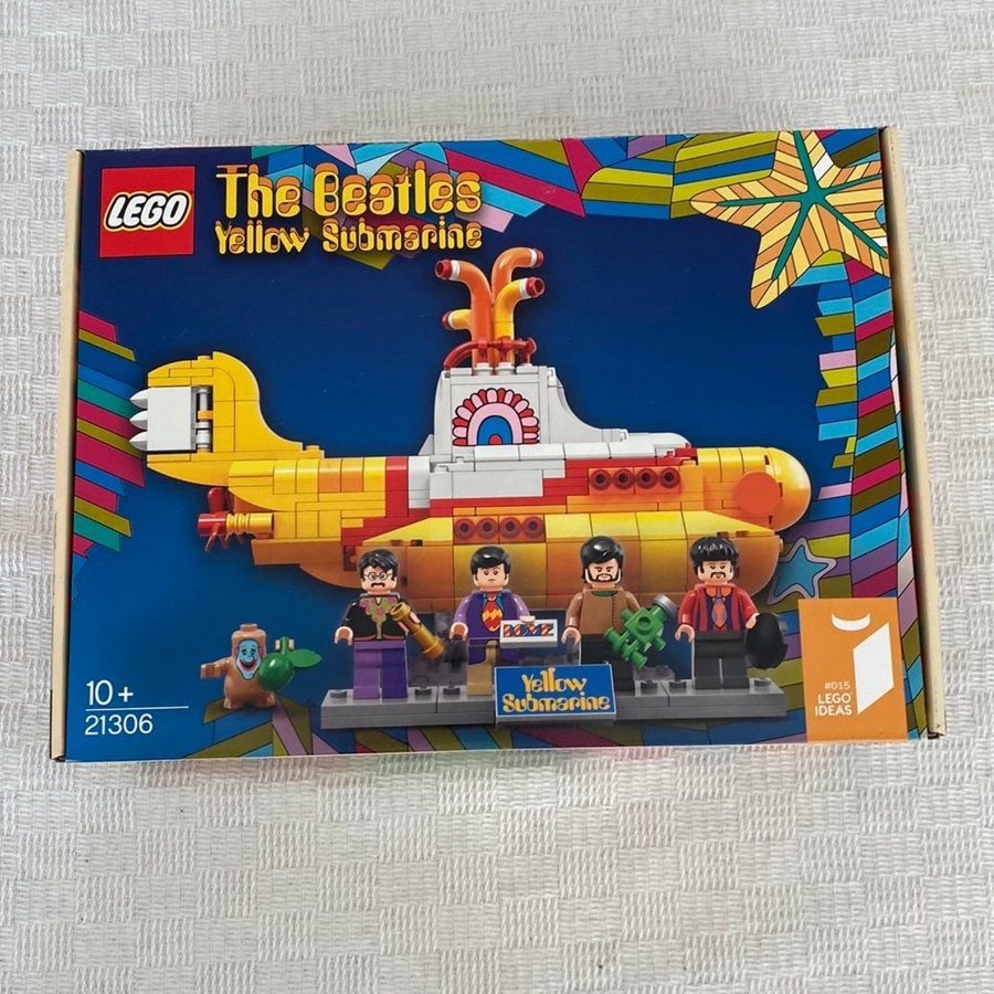 LEGO The Beatles Yellow Submarine 21306