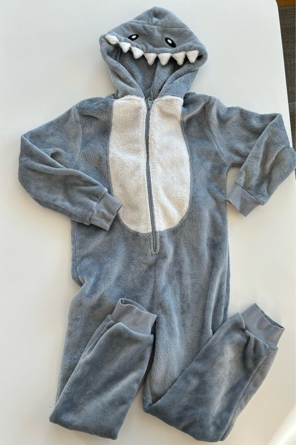 Maskeraddräkt haj storlek 122/128 onesie mysdress Cubus