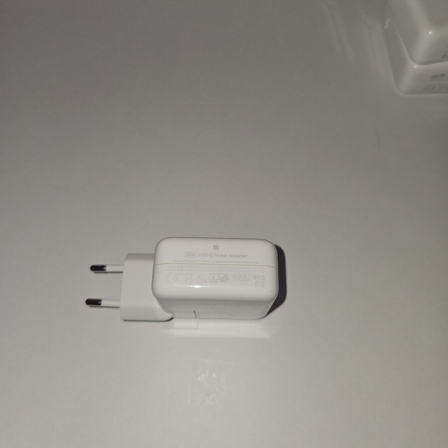 Apple macbook 30W USB-C Power Adapter