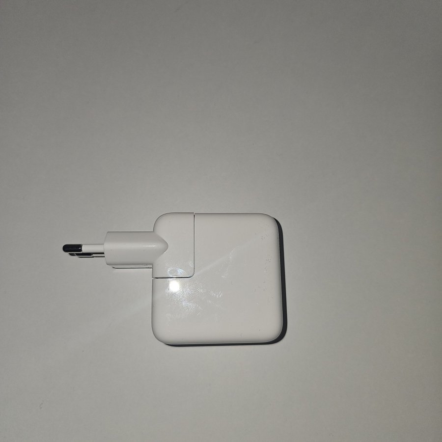 Apple macbook 30W USB-C Power Adapter