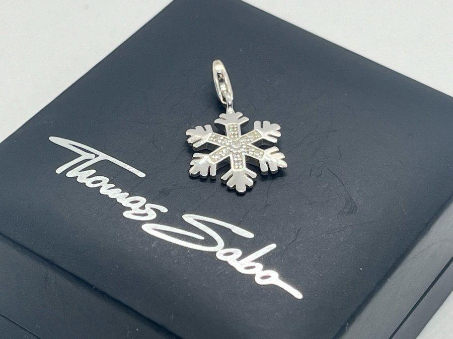 Thomas Sabo Snöflinga med vita stenar, berlock i silver.