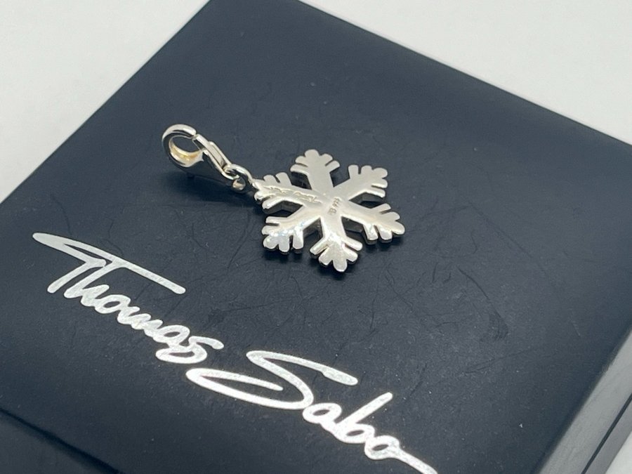 Thomas Sabo Snöflinga med vita stenar, berlock i silver.