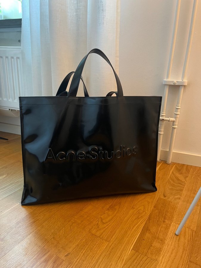 Acne väska