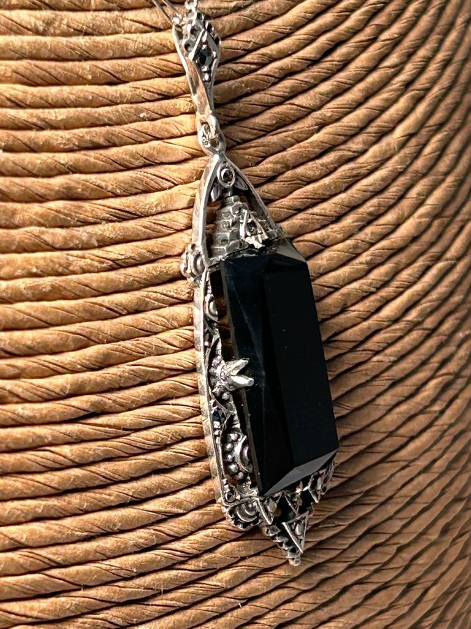 HALSBAND - Berlock Argentinum silver 935 med lång kedja - Onyx och markasiter