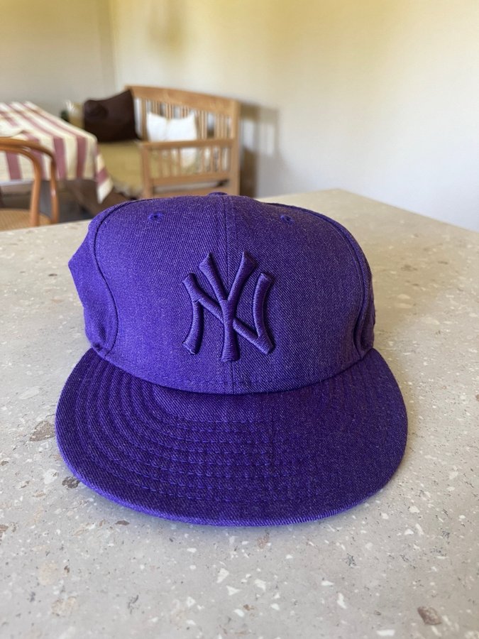 New Era NY Yankees keps i lila