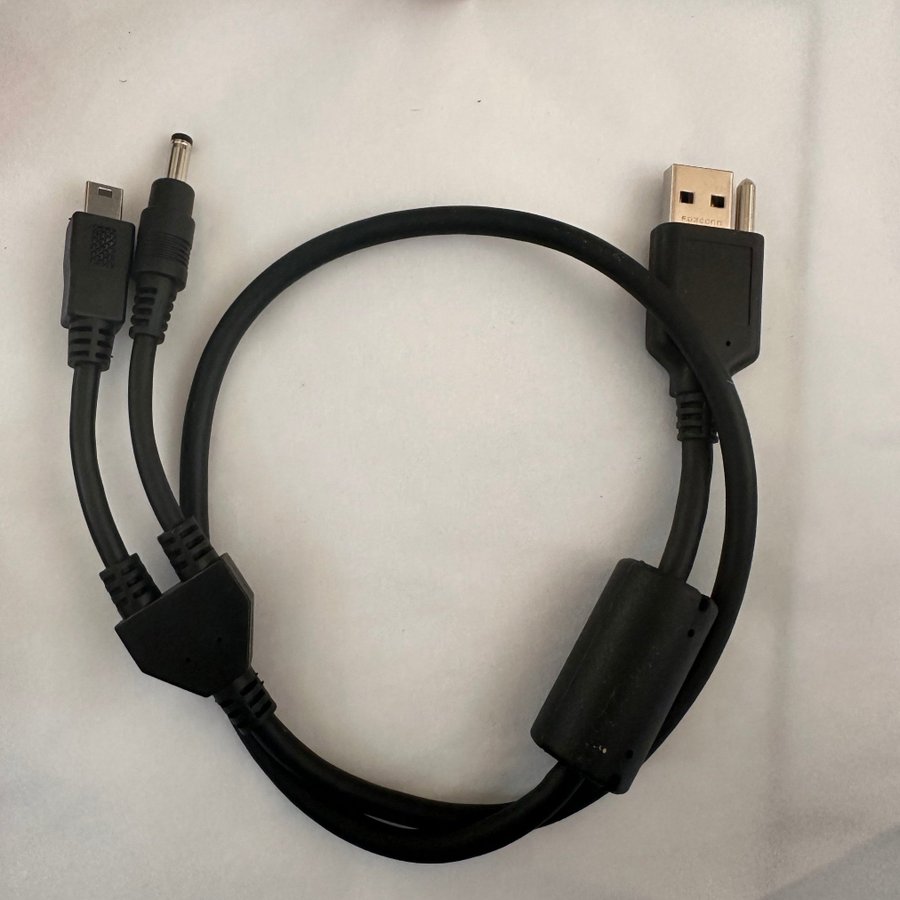 Samling HDMI kablar olik längd