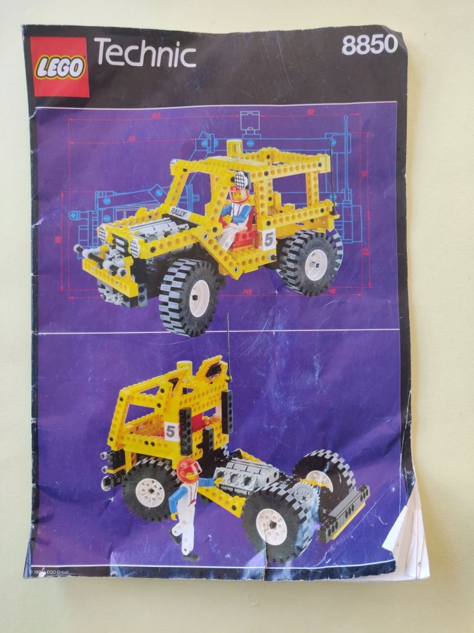 Lego Technic 8850 Rally support truck 1990