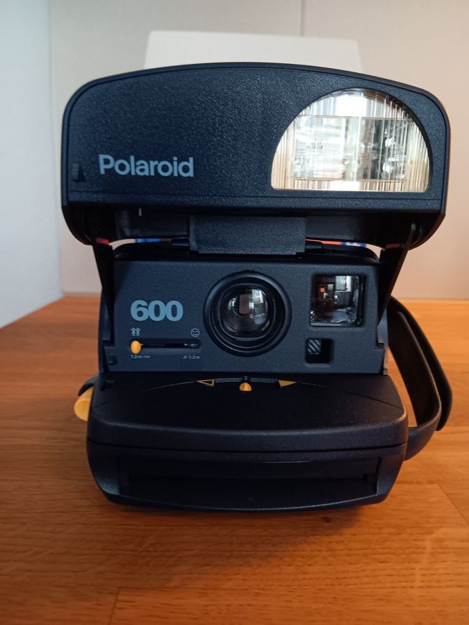 Kamera: Polaroid 600 fun pack i orginalkartong, nyskick!