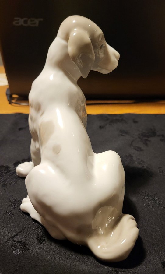 Porslin - hund från Spanska Nao by LLadro