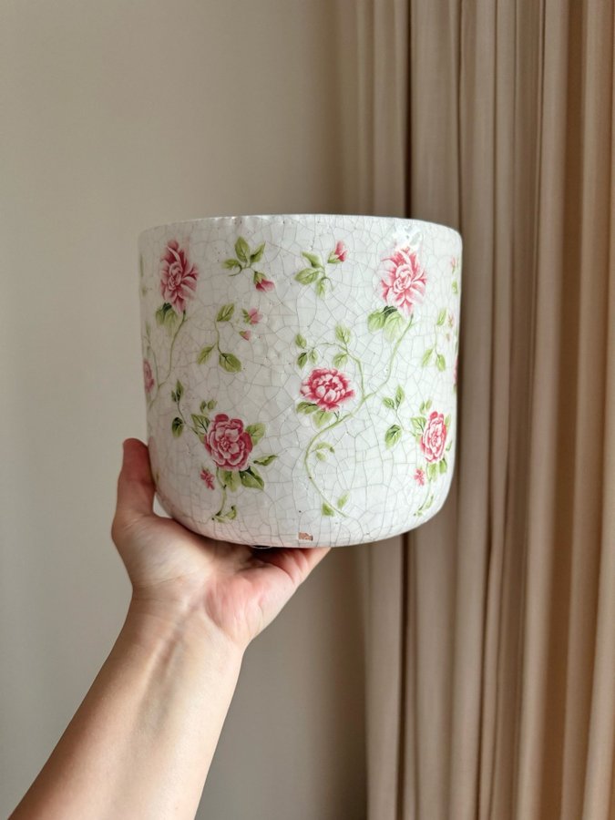 Underbar krakelerad kruka ytterfoder | Floral pot | Rose | Ros | Shabby chic