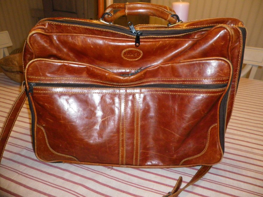 Vintage TOPCU CANTA läderväska för män. Weekend bag Mans handbag skinnväska.