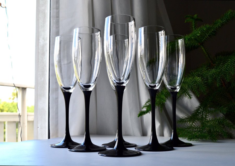 6 st CHAMPAGNEGLAS/ PROSECCOGLAS ”DOMINO” svart fot - LUMINARC FRANKRIKE