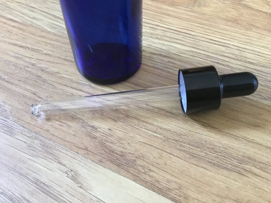 Glasflaska Medicinflaska ”Pipettflaska” Kungsblå med pipett i glas / Strl 50 ml