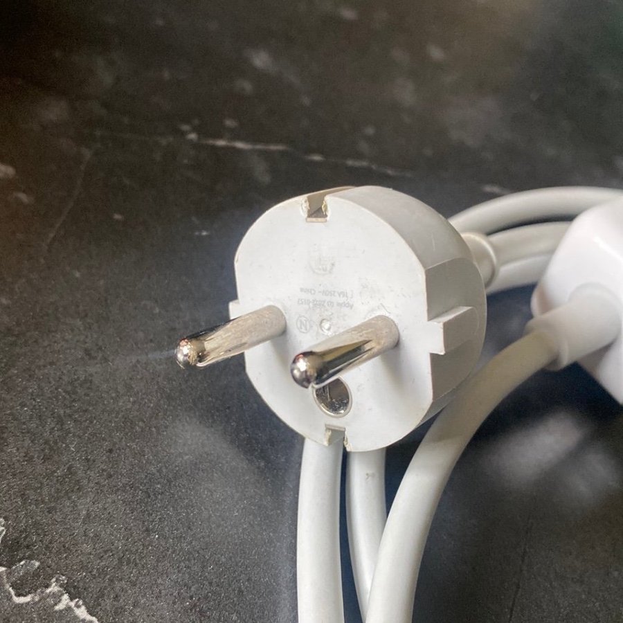 Apple MagSafe 2 Strömkontakt