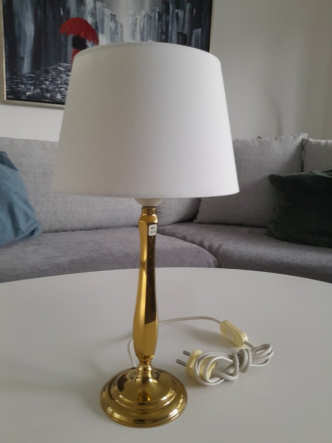 Mycket Fin Bordslampa i mässing, Vintage, "Pegama" m vit skärm. Djur- o rökfritt