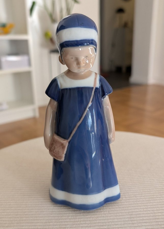 Royal Copenhagen Figur - Flickan med väskan