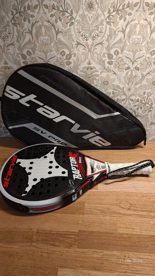 Starvie Raptor Pro Padelracket med väska