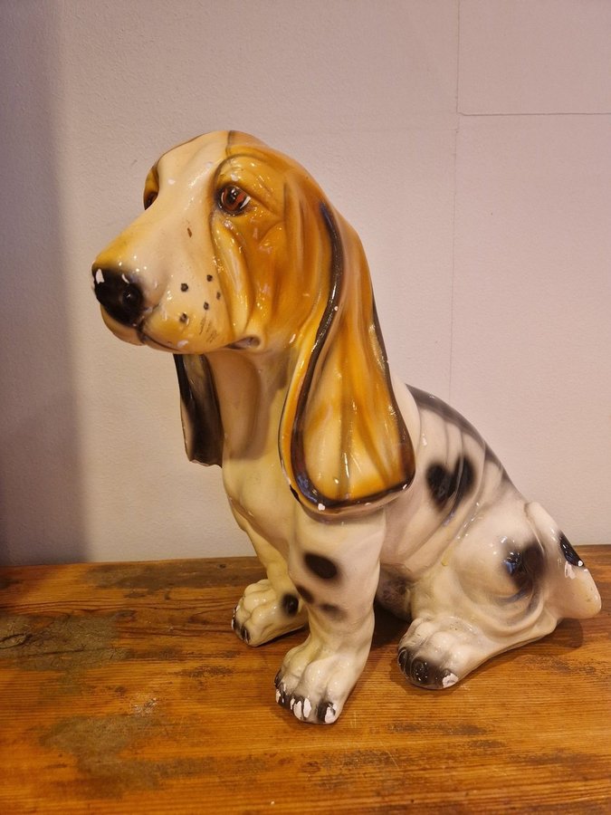 Stor figurin Hund Bassethund gips RETRO VINTAGE