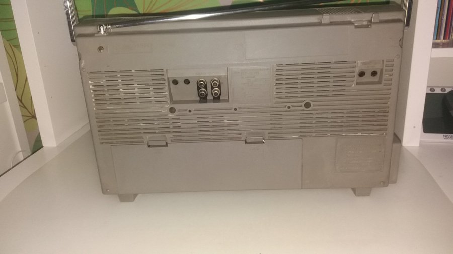 Bombeat Toshiba S 75 stereo / AM radio cassette.