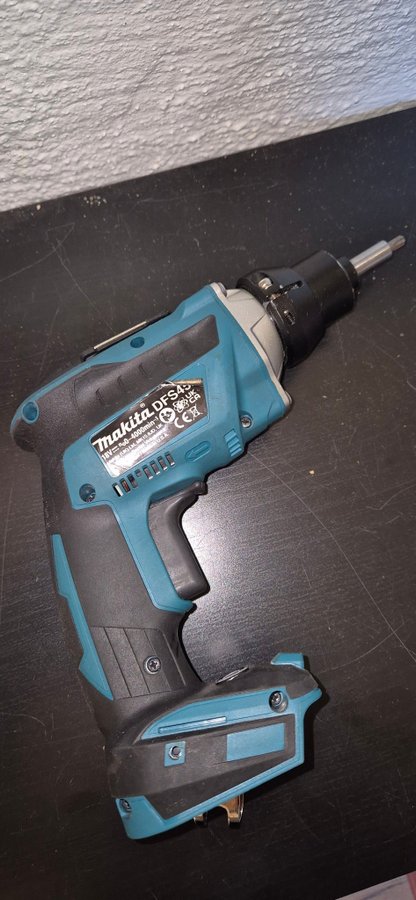 Makita DFS453 skruvdragare