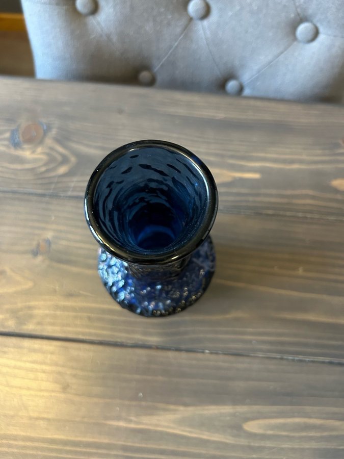 Underbar vas i glas Ruda Glasbruk Göte Augustsson koboltblå vintage RETRO