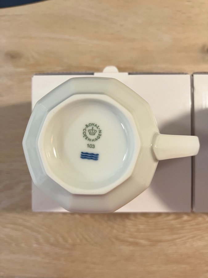 Royal Copenhagen muggar 3 st NYA