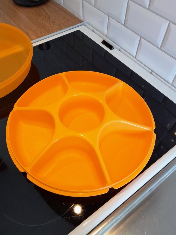 Tupperware Serveringsfat med lock