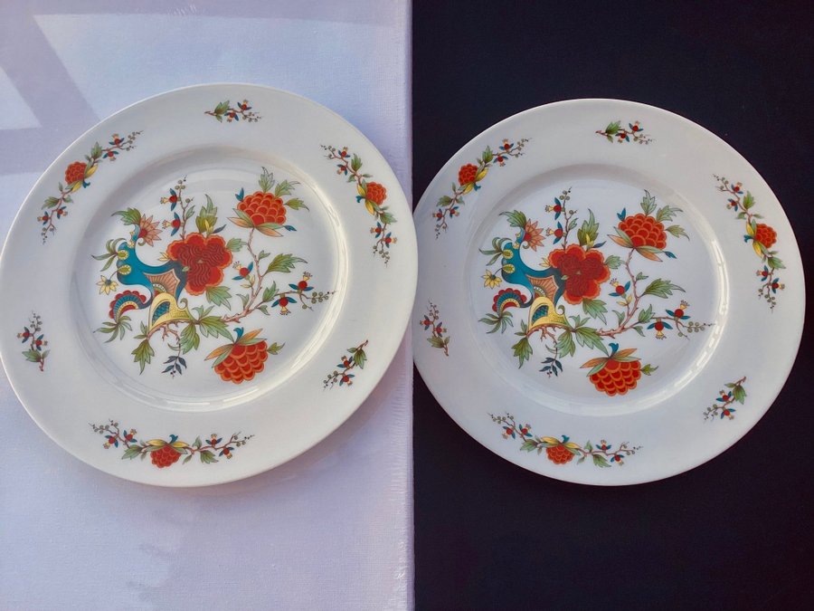 2 Limoges France stor tallrikar ,PAON ROYAL SERIEN ,av extraordinär skönhet(25cm