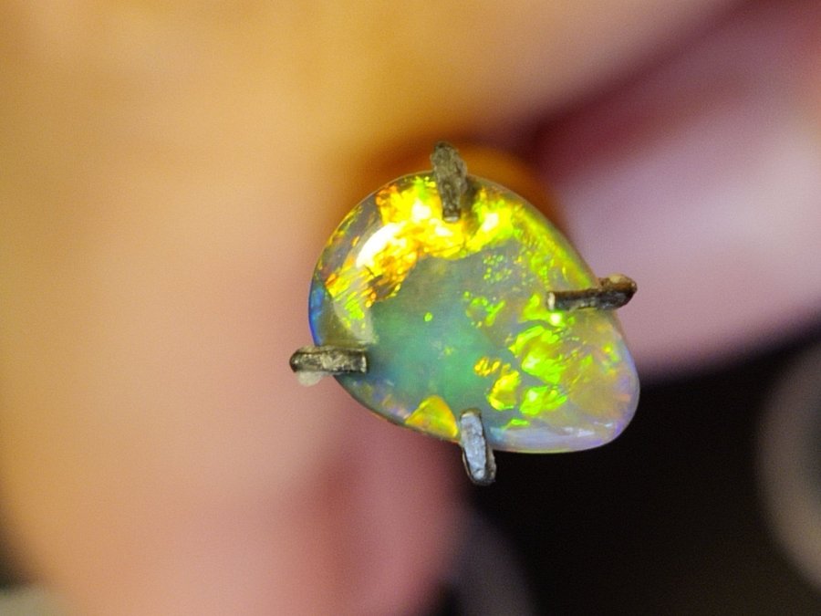 Crystal opal, Lightning Ridge Australien. 0.45ct