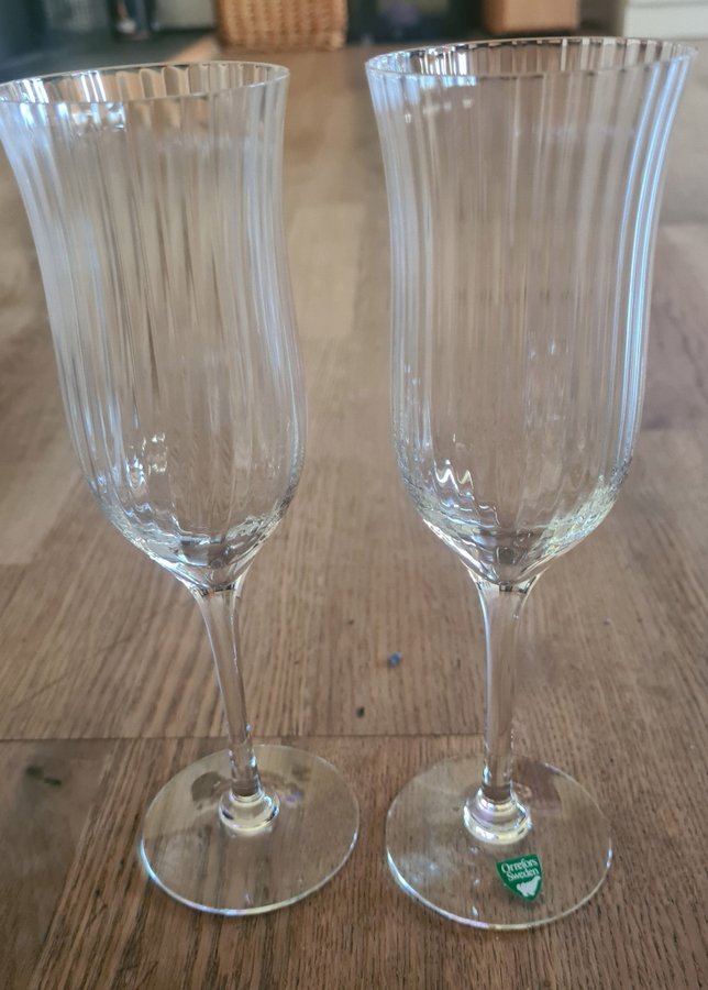 10 st större och 2 st mindre champagneglas Orrefors