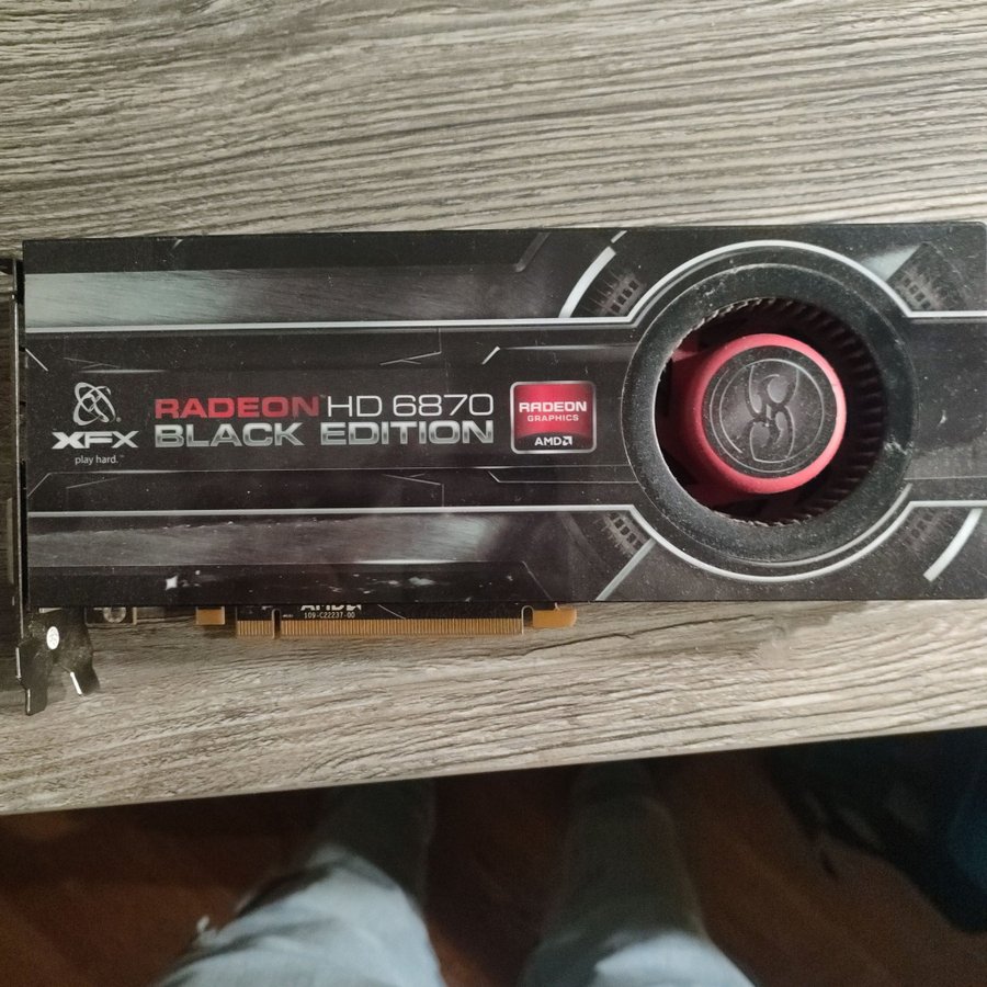 Grafikkort xfx radeon 6870 black edition